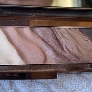 Hourglass palette